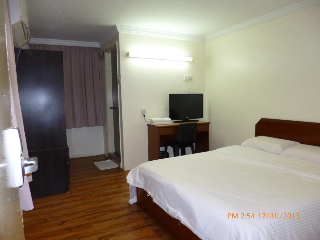 Merry Hotel
